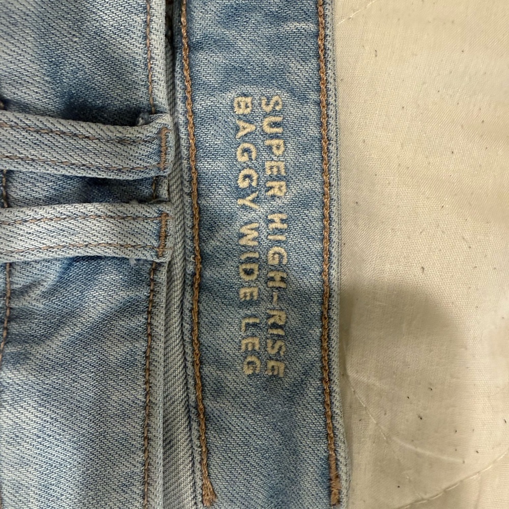 American Eagle Outfitters Light Blue Denim Jeans